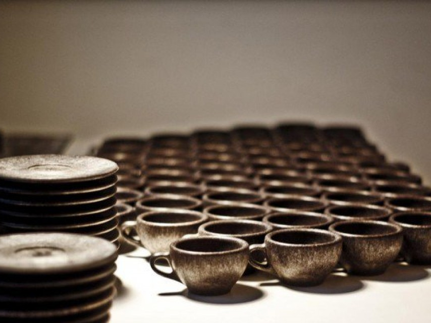 Bộ ly tách làm từ… bã cà phê