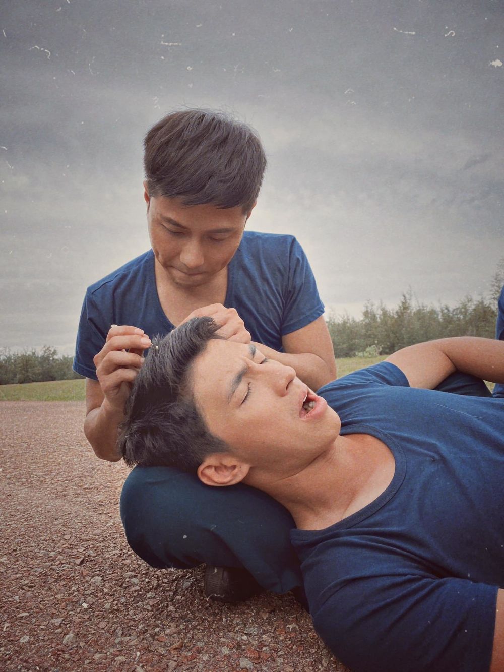 Ảnh hậu trường Thanh Sơn, Bình An khi đóng phim. (Ảnh: FBNV)