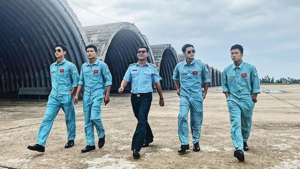 Dàn ‘phi công’ điển trai tiết lộ về phim ‘Yêu hơn cả bầu trời’ phát sóng trên VTV Tết Tân Sửu