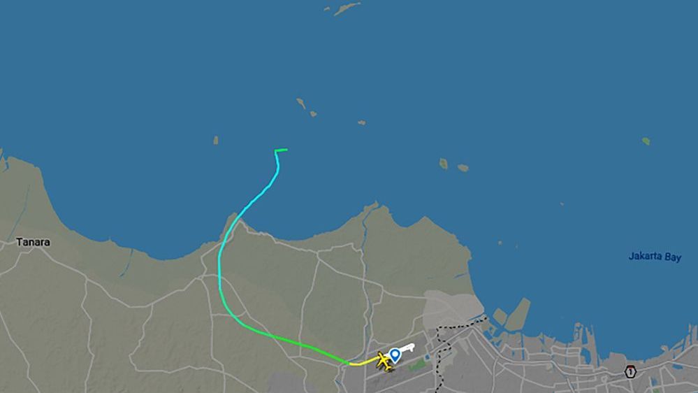 Tin mới nhất về máy bay Indonesia mất liên lạc: Đã tìm thấy các mảnh vỡ và địa điểm rơi máy bay