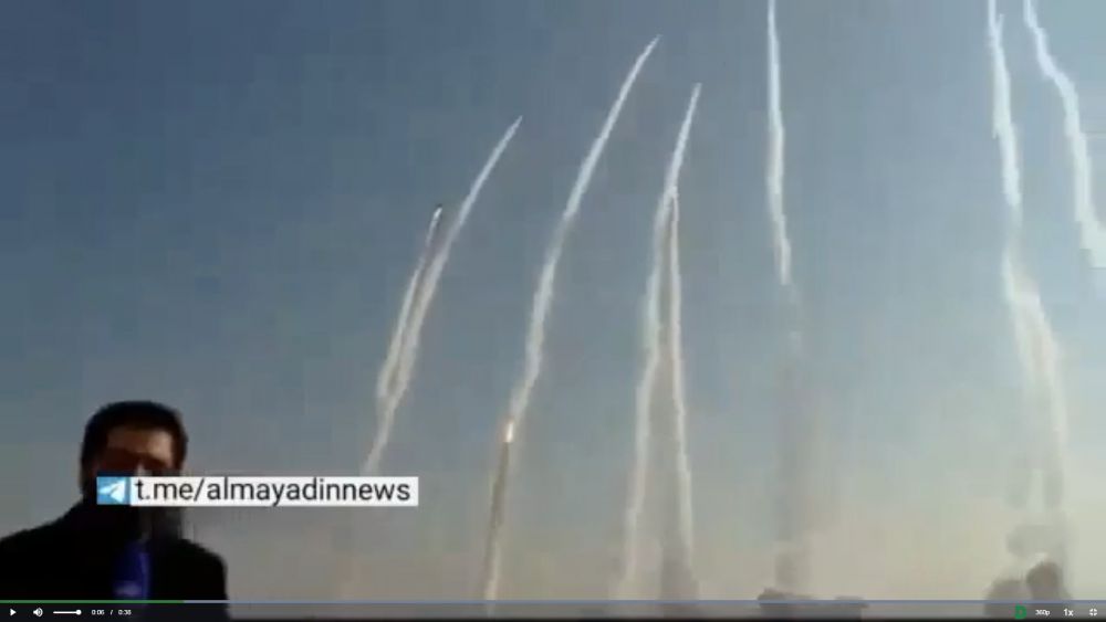 Bất chấp căng thẳng với Mỹ, Iran phô diễn sức mạnh quân sự mới nhất, phóng ‘mưa’ tên lửa Bất chấp căng thẳng với Mỹ, Iran phô diễn sức mạnh quân sự mới nhất, phóng ‘mưa’ tên lửa