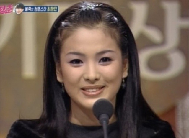 Ảnh thời nặng 70kg của Song Hye Kyo gây sốt mạng xã hội