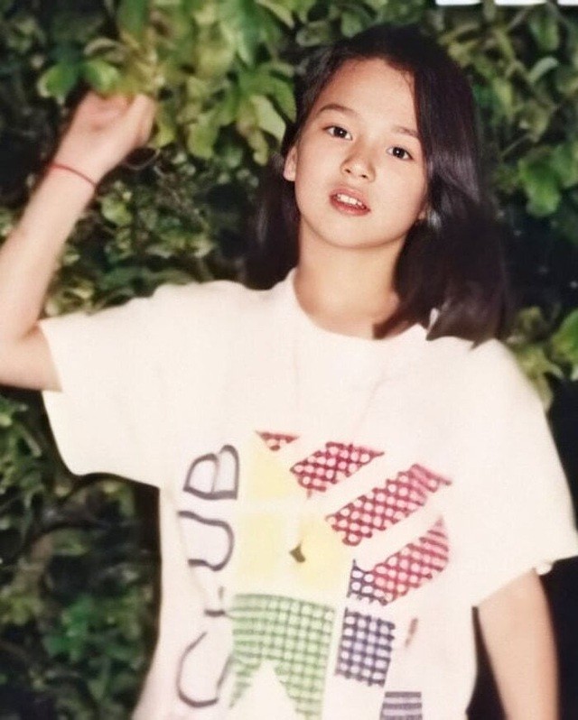 Fan điên đảo với ảnh thời nặng 70kg của 'Nữ hoàng mặt mộc' Song Hye Kyo