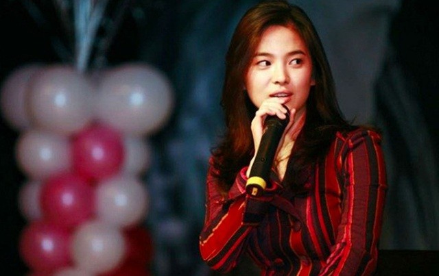 Fan điên đảo với ảnh thời nặng 70kg của 'Nữ hoàng mặt mộc' Song Hye Kyo