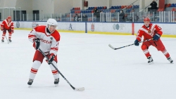 Ảnh ấn tượng tuần (27/12/2021-2/1/2022): Tổng thống Nga-Belarus trổ tài chơi khúc côn cầu, vấn đề Ukraine làm nóng điện đàm Putin-Biden