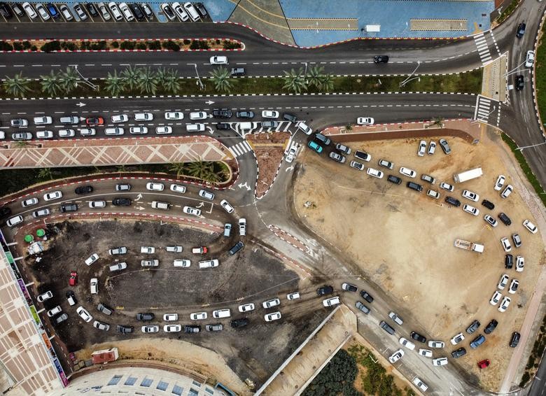 Ảnh ấn tượng tuần (3-9/1): Điều quân tới Kazakhstan, Nga gửi Mỹ thông điệp cứng rắn; 2 năm ngày Tướng Iran Soleimani bị sát hại và 'sóng thần' Omicron