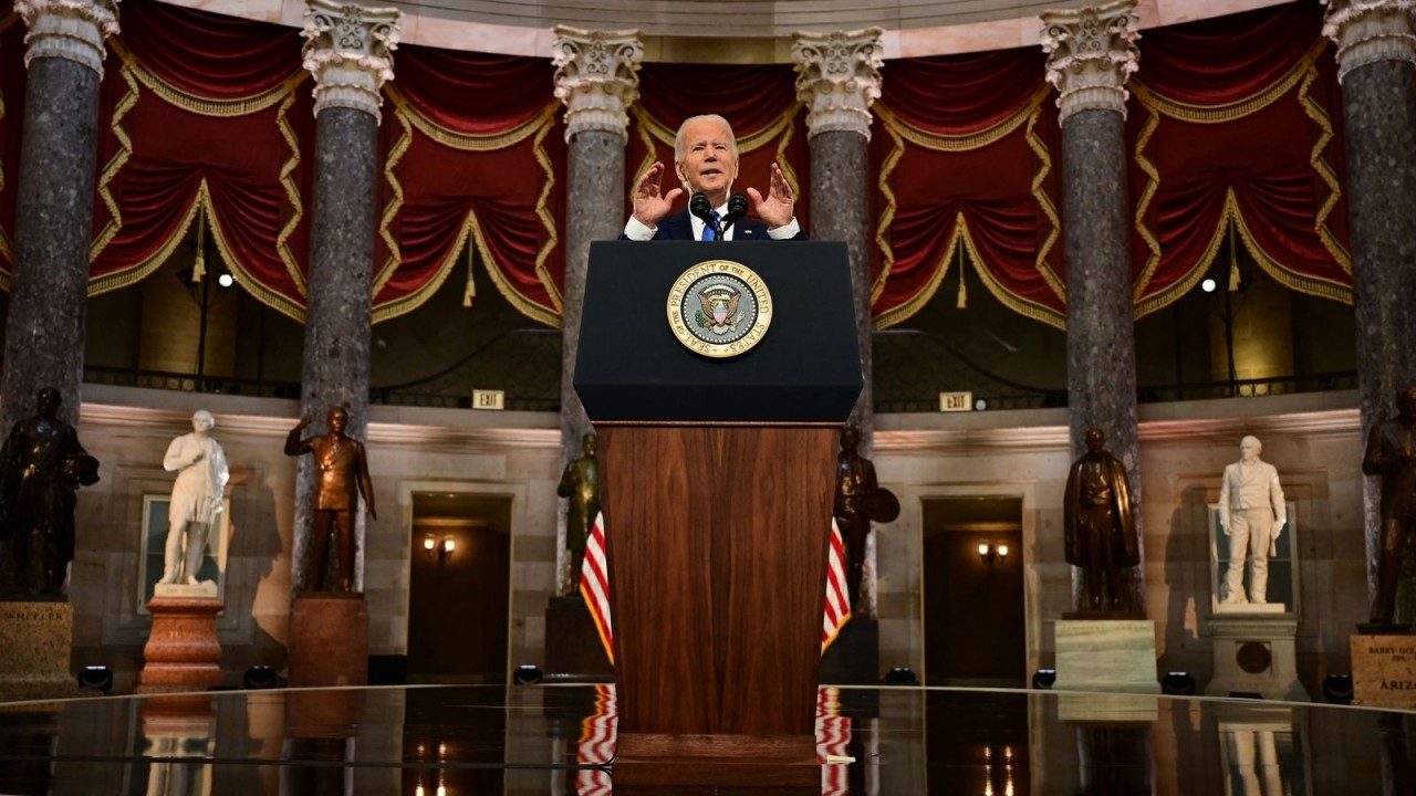 Ảnh ấn tượng tuần (3-9/1): Điều quân tới Kazakhstan, Nga gửi Mỹ thông điệp cứng rắn; 2 năm ngày Tướng Iran Soleimani bị sát hại và 'sóng thần' Omicron