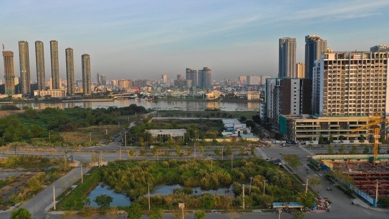 Bất động sản mới nhất: Giá căn hộ Hà Nội tăng cao nhất 5 năm, đề xuất xây đô thị nghỉ dưỡng ở khu du lịch Tam Chúc, hệ lụy từ vụ Tân Hoàng Minh bỏ cọc