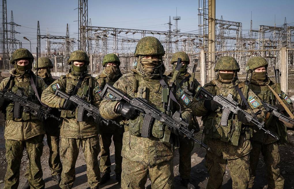 Ảnh ấn tượng tuần (10-16/1): Làng hương Quảng Phú Cầu vào mùa, nóng vấn đề Ukraine, hội đàm Nga-Mỹ, Nga-NATO bế tắc và CSTO rút quân khỏi Kazakhstan