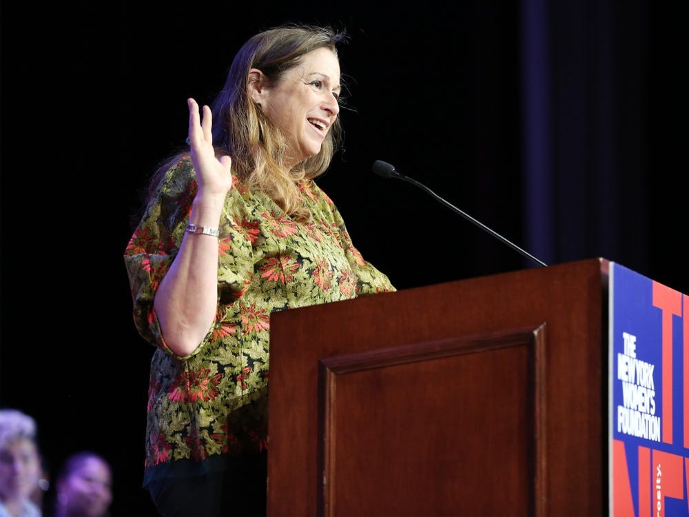 WEF: Giới siêu giàu đề xuất đóng thuế nhiều hơn. Abigail Disney . (Nguồn: Business Insider) WEF: Giới siêu giàu đề xuất đóng thuế nhiều hơn. Abigail Disney . (Nguồn: Business Insider)