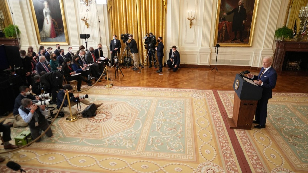 Ảnh ấn tượng tuần (17-23/1): Quan hệ Nga-Ukraine tăng nhiệt, căn cứ quân sự bị phá hủy ở Donetsk, Washington-Moscow ‘già néo’, liệu có ‘đứt dây’?