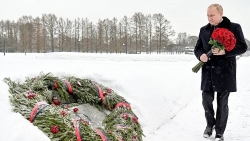 Ảnh ấn tượng tuần (24-30/1): Nga tập trận sẵn sàng chiến đấu, Tổng thống Ukraine ‘trách’ Mỹ và điện đàm Putin-Macron chiếm sóng