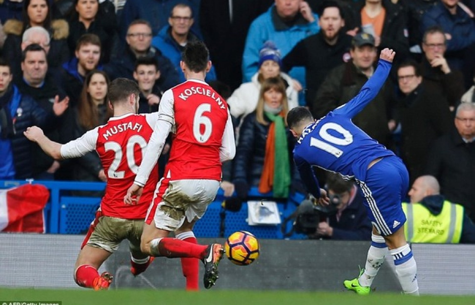 Chelsea thắng đậm, Liverpool thua sốc