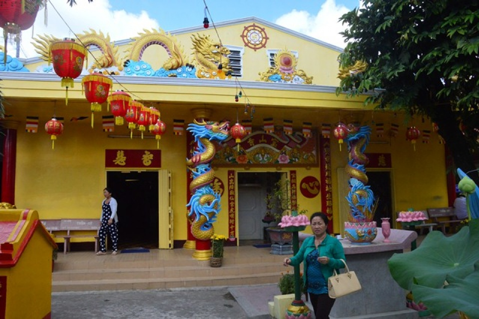 Ngôi chùa có những ngọn nến 50 năm chưa tắt