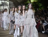 nhung mau thiet ke thoi trang lay cam hung cac cong trinh kien truc