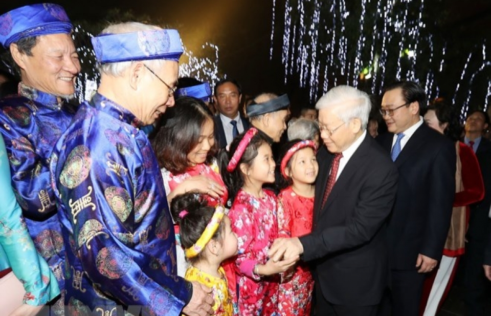 Tổng Bí thư chung vui cùng người dân Thủ đô chào đón Giao thừa