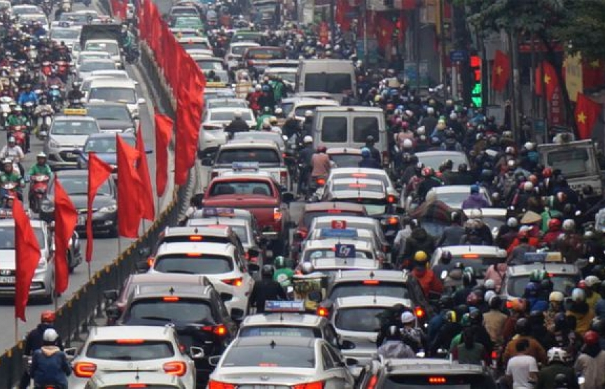 Đường phố Hà Nội ùn tắc kinh hoàng trong ngày làm việc cuối cùng trước khi nghỉ Tết Nguyên đán