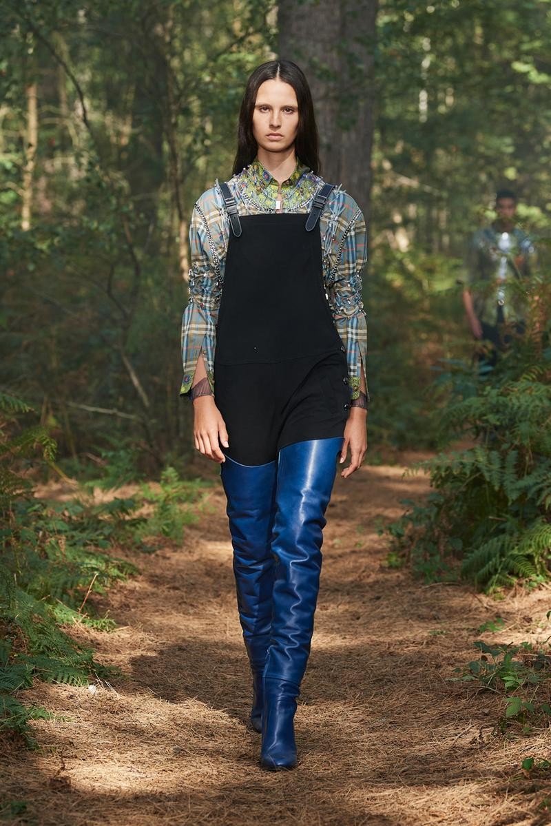 Xóa tan ngày dịch u ám, ‘bắt’ ngay xu hướng thời trang Xuân - Hè 2021 phóng khoáng và tươi mới