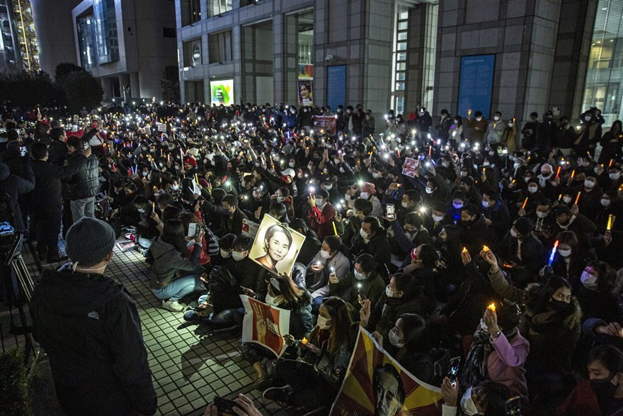 Ảnh ấn tượng tuần (8-14/2): Ông Trump lại vượt ải, lần đầu công bố video về vụ bạo loạn Điện Capitol và Tết Nguyên đán ở châu Á