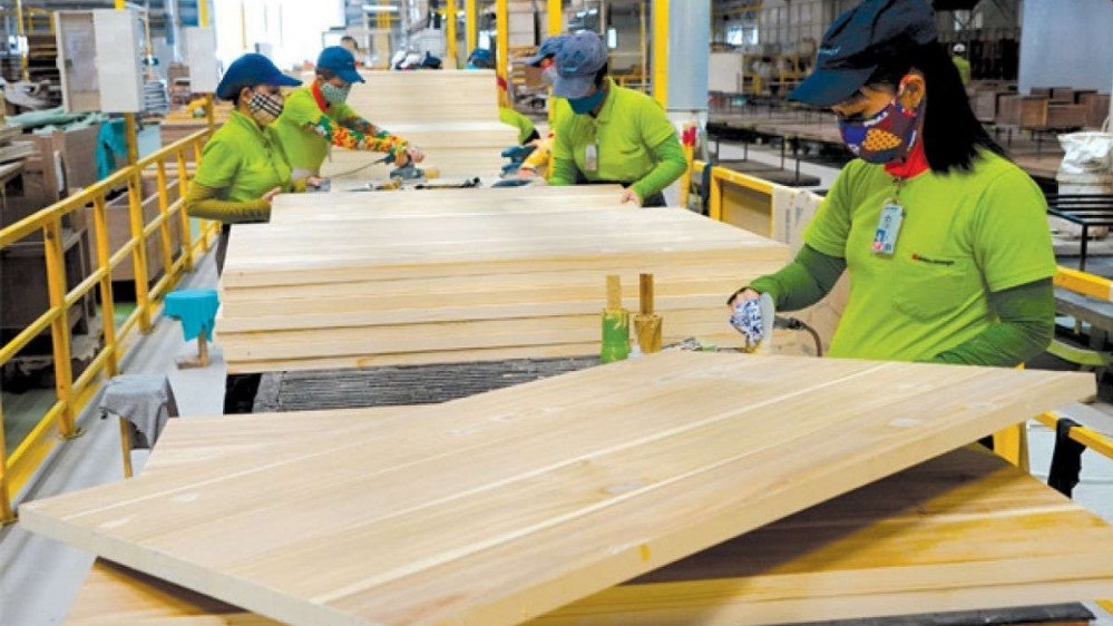 Xuất khẩu ngày 16-19/2: Người Trung Quốc thích gỗ Việt, Mỹ hủy áp thuế chống bán phá giá với tôm Minh Phú