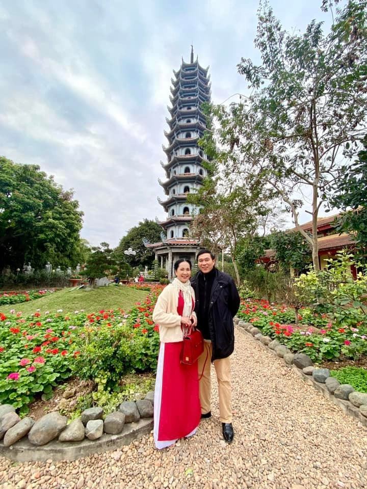 Sao Việt khoe ảnh đón Tết, du Xuân vui vẻ, ấm áp bên gia đình và người thân