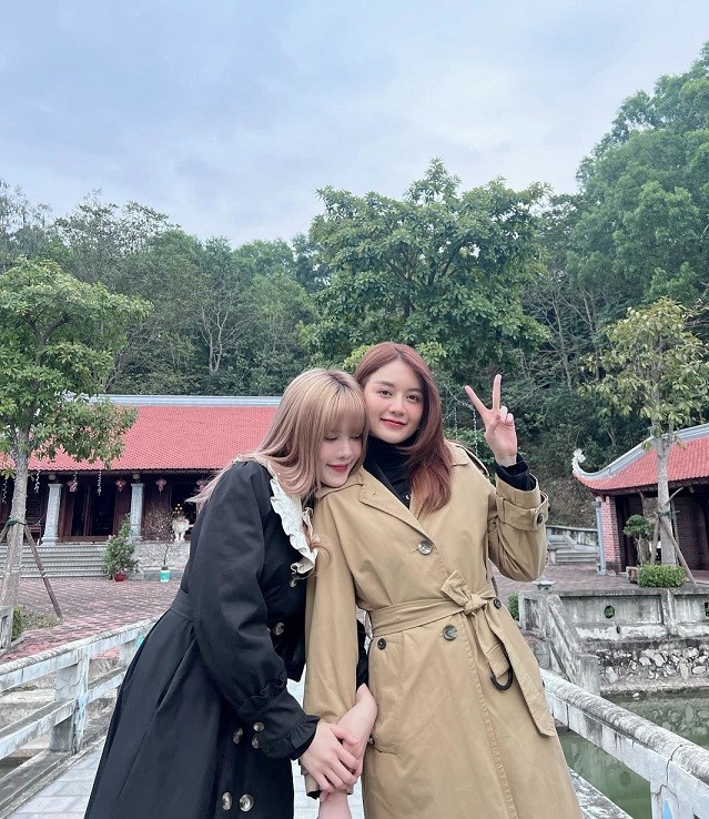 Sao Việt khoe ảnh đón Tết, du Xuân vui vẻ, ấm áp bên gia đình và người thân