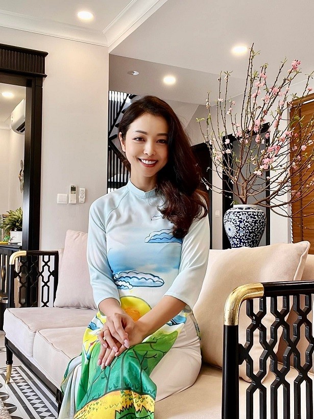 Sao Việt khoe ảnh đón Tết, du Xuân vui vẻ, ấm áp bên gia đình và người thân