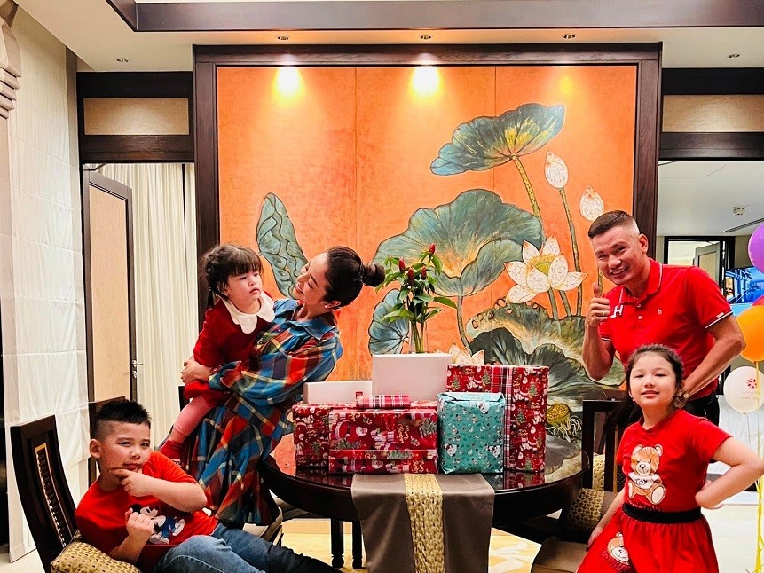 Cuộc sống viên mãn của Hoa hậu ‘giàu con, giàu của’ Jennifer Phạm