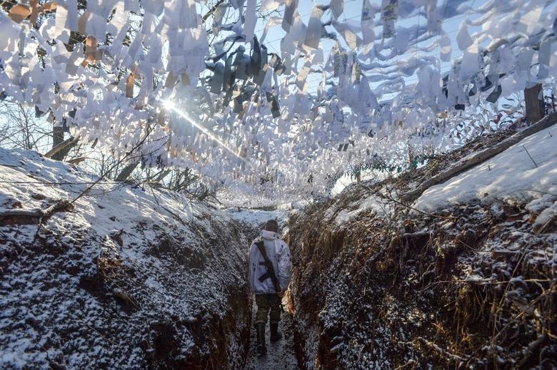 Ảnh ấn tượng tuần (7-13/2): Đồng loạt tập trận ở Đông Âu, sôi sục Nga-Ukraine, Tổng thống Macron bất ngờ về ông Putin