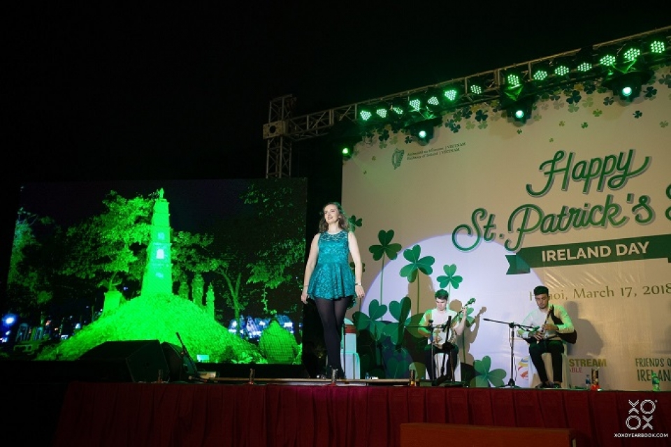 ireland voi chien dich nhuom xanh ha noi nhan ngay le thanh patrick