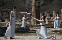 nhieu giai bong da chau au van dien ra giua dich covid 19