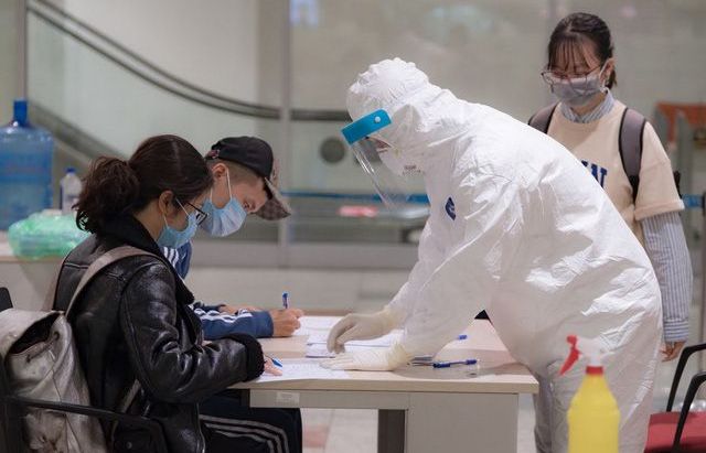 Thêm một ca nhiễm Covid-19 tại Việt Nam, bệnh nhân từ nước ngoài về nước