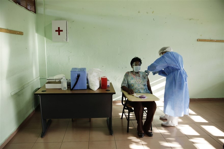 Ảnh ấn tượng tuần (1-7/3): Việt Nam chiến thắng Covid-19, căng thẳng Myanmar, ông Trump tái xuất và Triều Tiên lộ bí mật