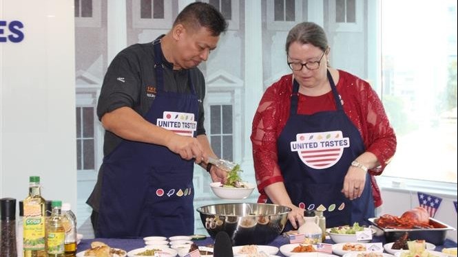 Xuất khẩu ngày 16-19/3: Hàng nông sản Mỹ ‘nhắm’ vào thị trường Việt; siết hành vi nhập lậu cá tầm; điện thoại sang Trung Quốc tăng hơn 100%