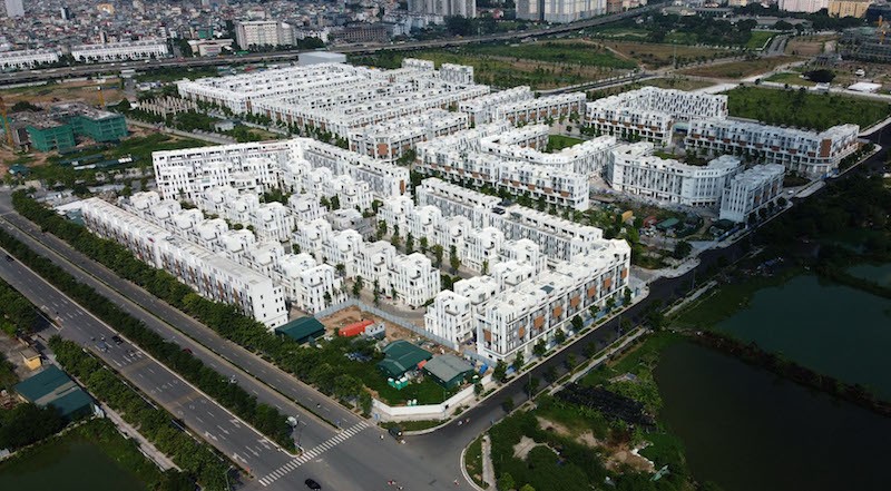 Tin bất động sản mới nhất: Giá đất 'lên đồng' khắp nơi; Hà Nội rà soát dự án của Bitexco; quy định mới nhất về xây nhà ở phố cổ Thủ đô