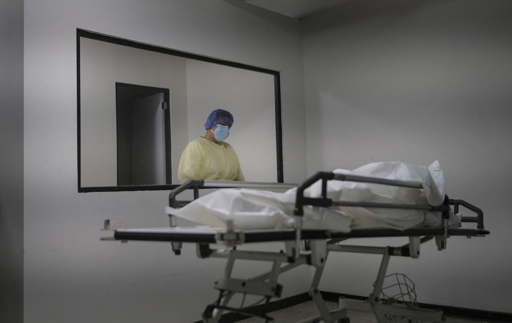 Ảnh ấn tượng tuần (22-28/3): Tâm chấn Covid-19 Brazil, ông Biden lập kỷ lục, cách Tổng thống Nga thể hiện bản thân và căng thẳng Myanmar