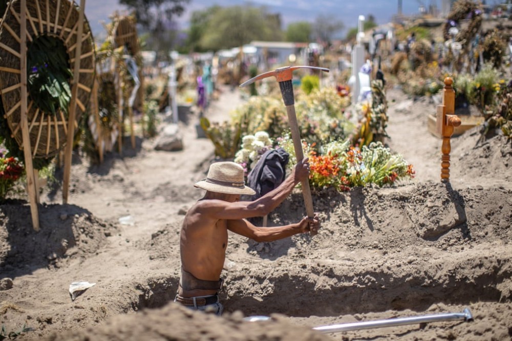 Ảnh ấn tượng tuần (22-28/3): Tâm chấn Covid-19 Brazil, ông Biden lập kỷ lục, cách Tổng thống Nga thể hiện bản thân và căng thẳng Myanmar