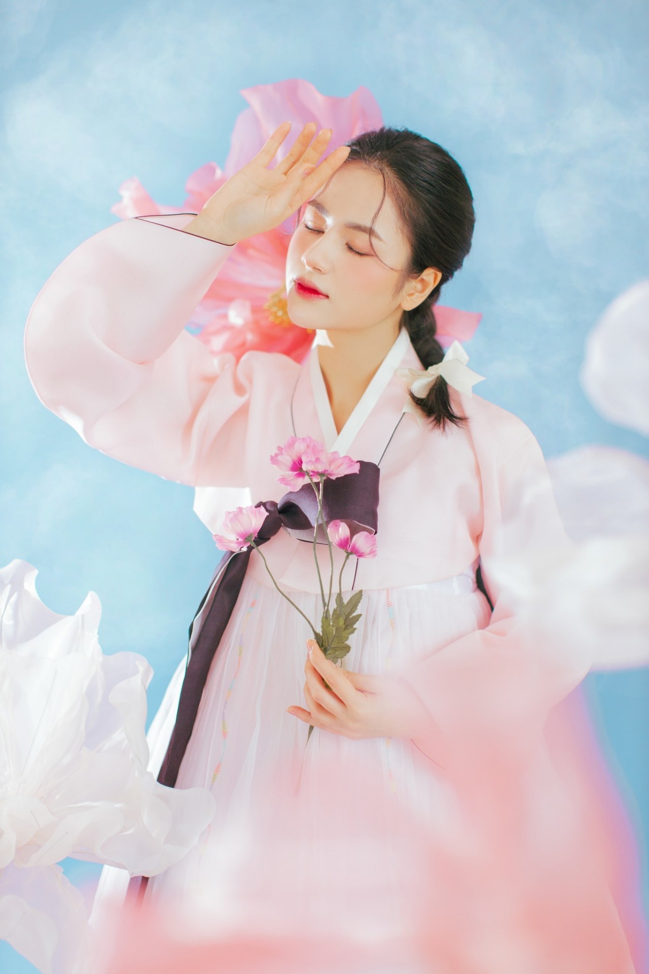 Diễn viên phim Hương vị tình thân nhận nhiều lời khen với loạt ảnh mới