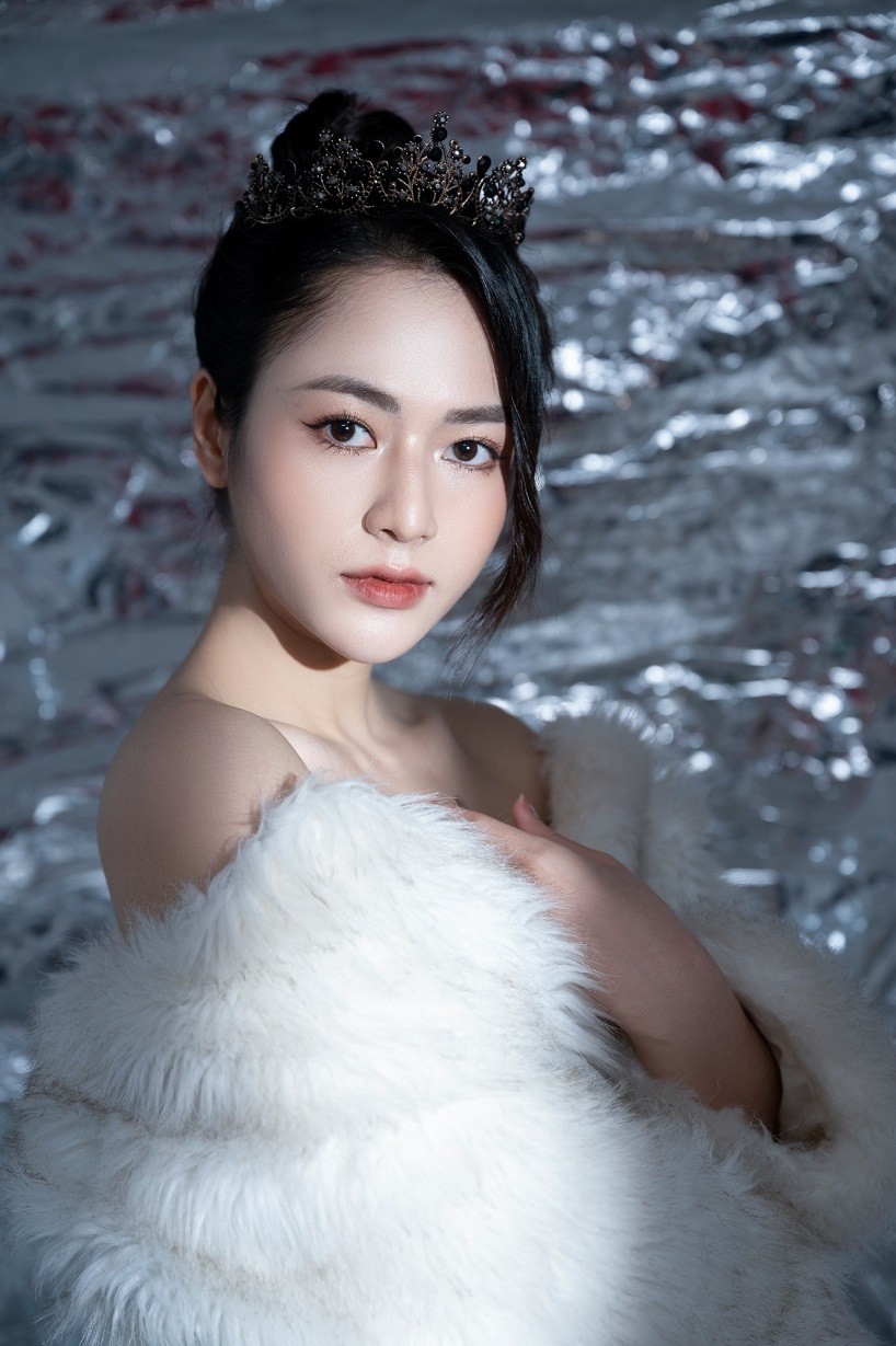 Diễn viên phim Hương vị tình thân nhận nhiều lời khen với loạt ảnh mới