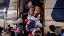 Xung đột Nga-Ukraine: Kiev sắp nhận tên lửa Javelin từ Mỹ, thông báo số người sơ tán khỏi vùng chiến sự