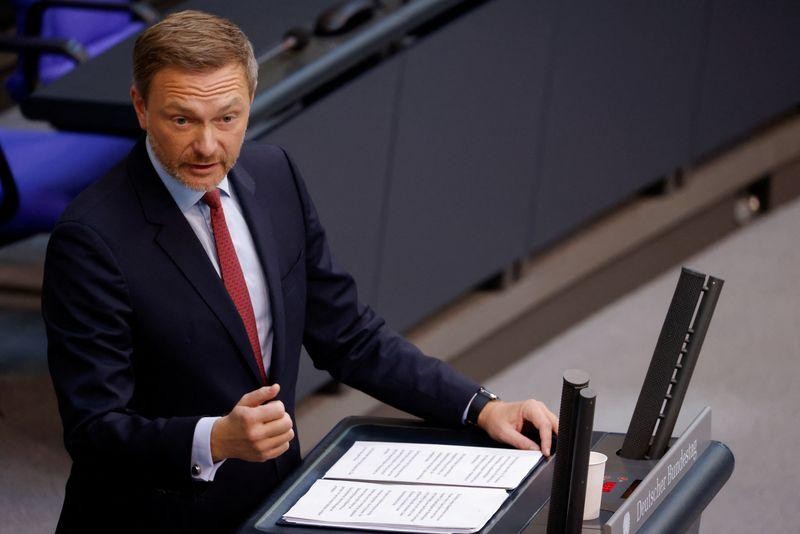 Bộ trưởng Tài chính Đức Christian Lindner khuyến cáo các nhà cung cấp năng lượng của nước này không nên thanh toán tiền mua khí đốt từ Nga bằng đồng Ruble. (Nguồn: Reuters) Bộ trưởng Tài chính Đức Christian Lindner khuyến cáo các nhà cung cấp năng lượng của nước này không nên thanh toán tiền mua khí đốt từ Nga bằng đồng Ruble. (Nguồn: Reuters)