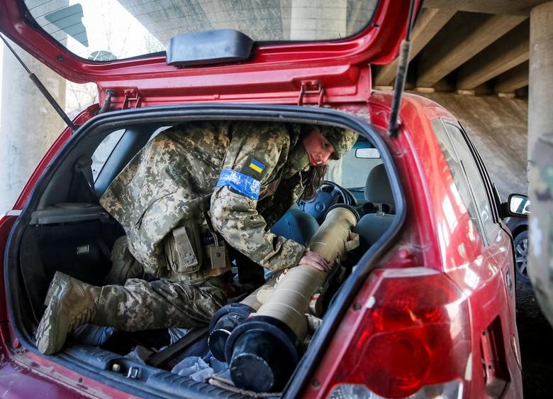 Ảnh ấn tượng tuần (21-27/3): Ukraine đề nghị được cấp xe tăng, NATO áp trừng phạt ‘chưa từng có’ lên Moscow, thêm án tù với nhân vật đối lập Nga