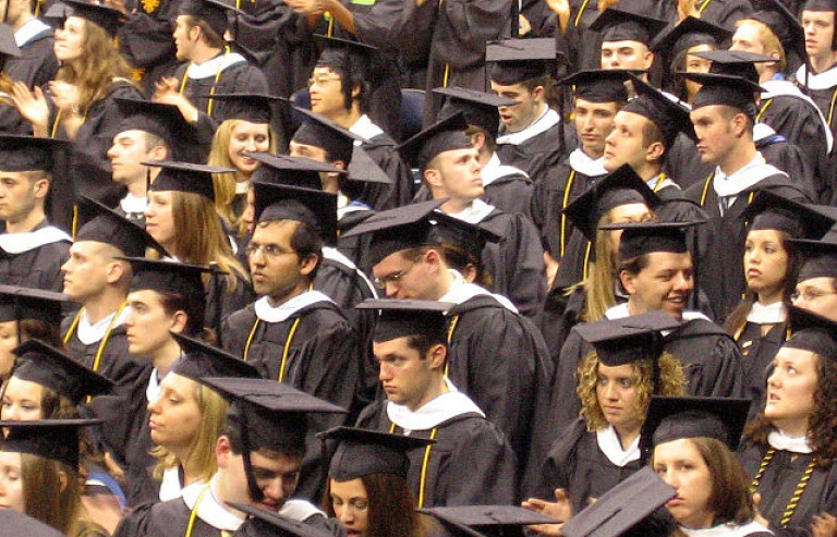 Lớp trẻ ở Mỹ không kiếm được nhiều tiền như cha mẹ mình