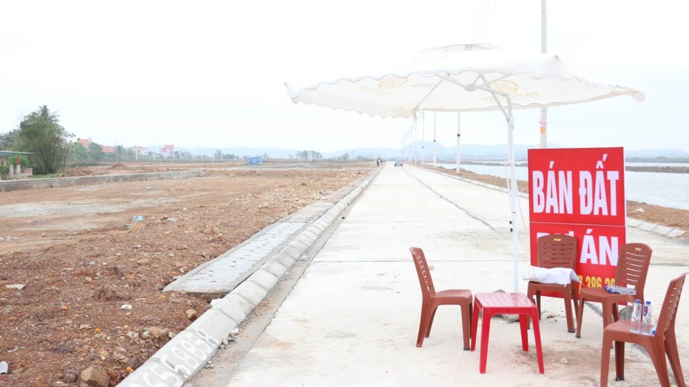 Tin bất động sản mới nhất: Sốt đất bỏng tay, liệu có bong bóng? Vingroup lại làm dự án siêu khủng ở Hưng Yên