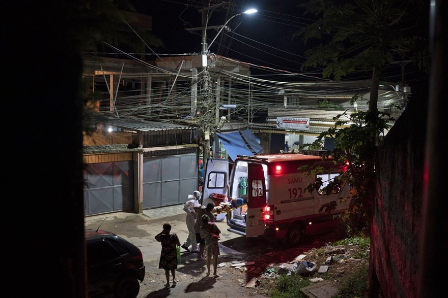 Ảnh ấn tượng tuần (5-11/4): Biểu tình ở Myanmar; Thổ Nhĩ Kỳ thể hiện vai trò trong quan hệ Nga-Ukraine và chuyện buồn Covid-19