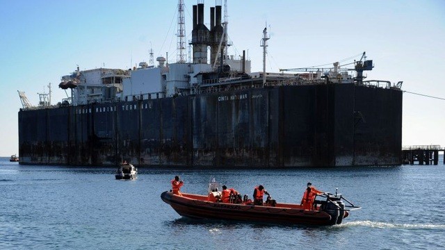 Vụ tàu ngầm Indonesia mất tích: Giống như bắt ông lão 70 kéo xe