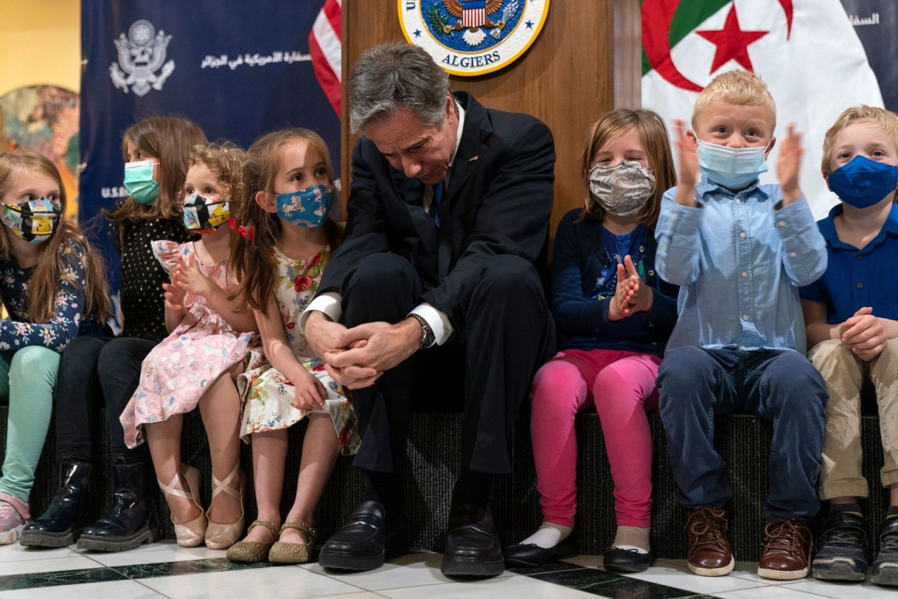 Ảnh ấn tượng tuần (28/3-4/4): Hòa đàm Nga-Ukraine, Moscow không thay đổi quan điểm về Donbass và Crimea, 'nóng' Thượng đỉnh EU-Trung Quốc