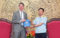 dai su anh tai viet nam chay bo gay quy tu thien