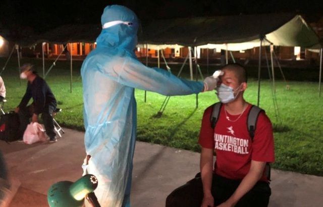 Dịch Covid-19 ở Việt Nam: Hơn 160 công dân từ Mỹ trở về âm tính với SARS-CoV-2