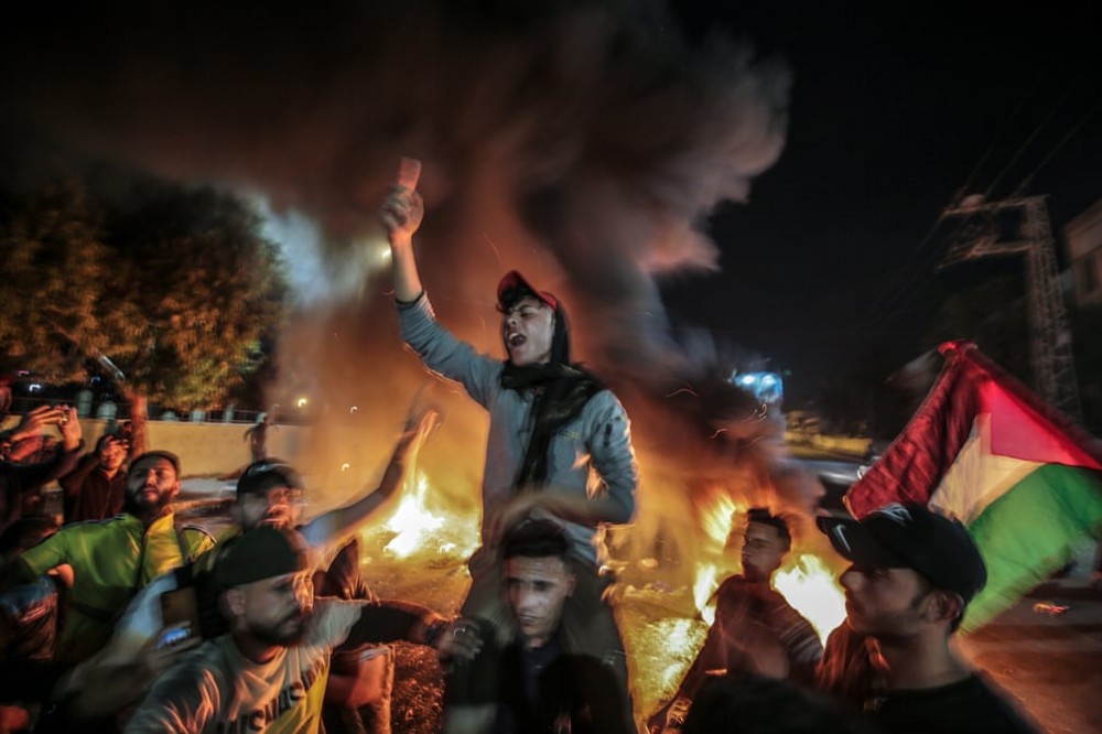 Ảnh ấn tượng tuần (26/4-2/5): Covid-19 'đốt nóng' Ấn Độ, ông Biden ‘gây bão’ mạng xã hội và vụ Navalny tiếp tục dậy sóng ở Nga